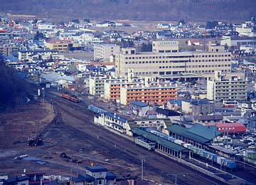 ���y����