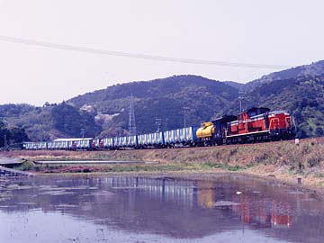 �V�{�`�L�a